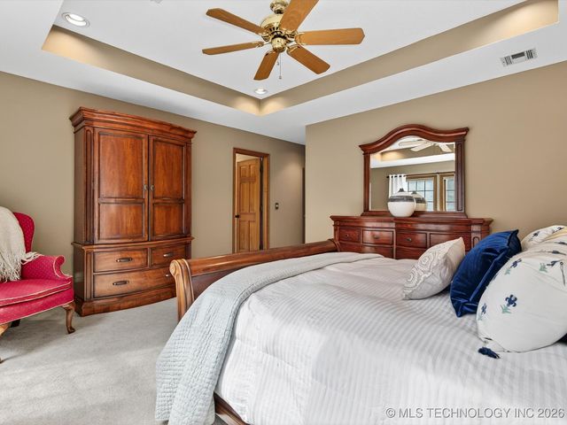 1616 Cherokee Hills Drive, Bartlesville, OK 74006