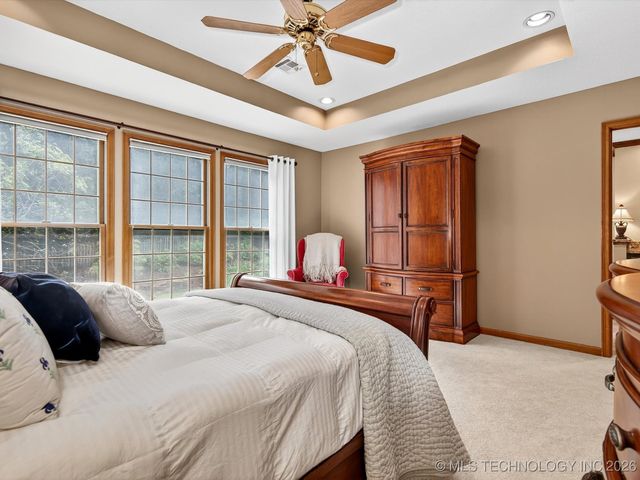 1616 Cherokee Hills Drive, Bartlesville, OK 74006