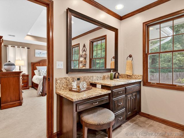 1616 Cherokee Hills Drive, Bartlesville, OK 74006