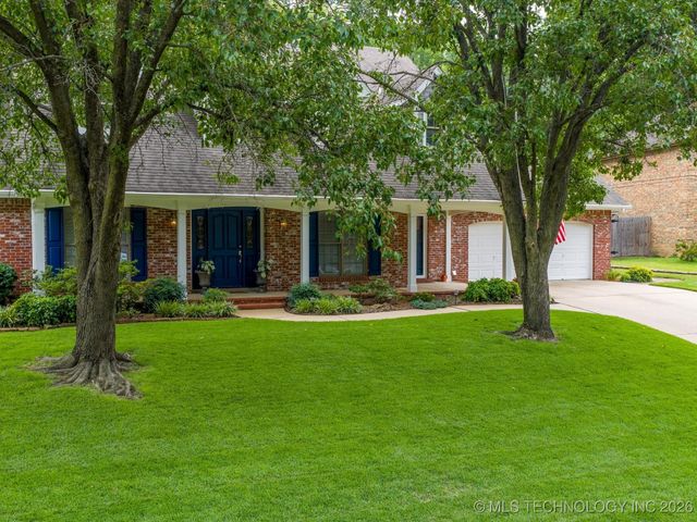 1616 Cherokee Hills Drive, Bartlesville, OK 74006