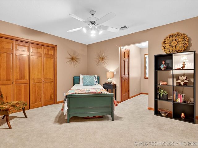 1616 Cherokee Hills Drive, Bartlesville, OK 74006