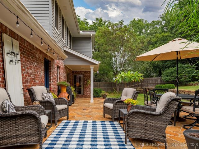 1616 Cherokee Hills Drive, Bartlesville, OK 74006