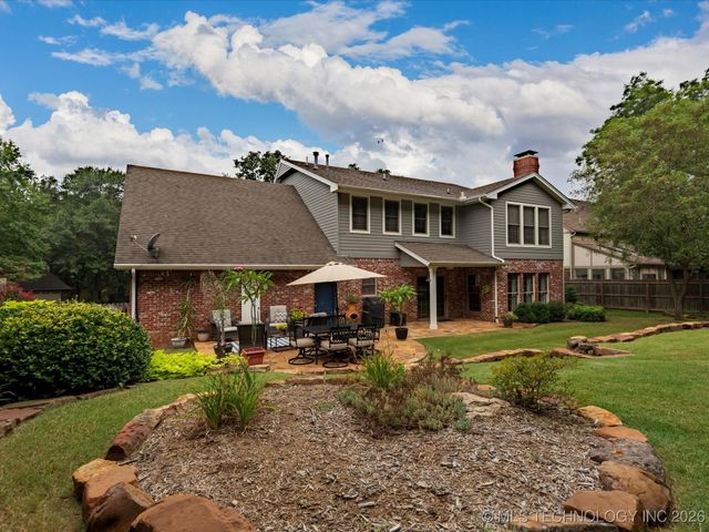 1616 Cherokee Hills Drive, Bartlesville, OK 74006