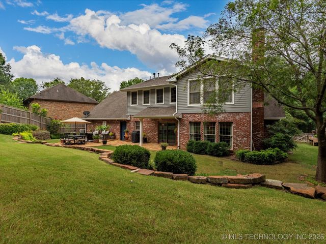 1616 Cherokee Hills Drive, Bartlesville, OK 74006