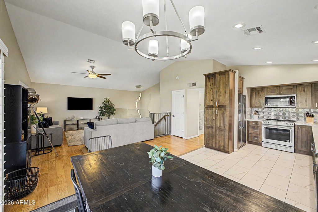 Image 12 of property listing at 1409 N 62ND Place, Mesa, AZ 85205