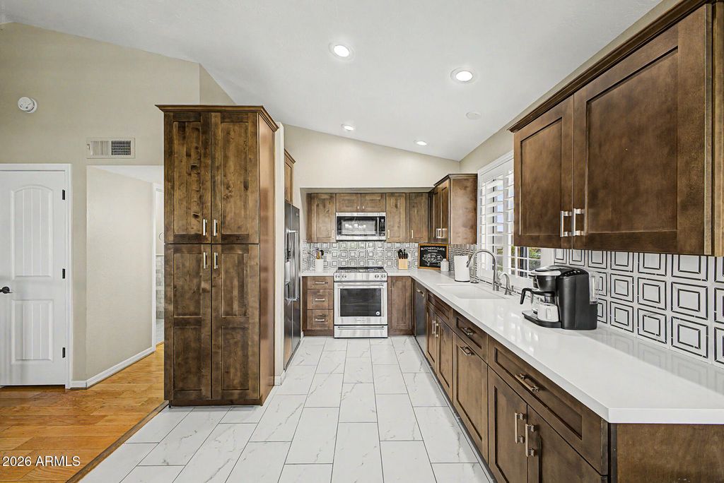 Image 13 of property listing at 1409 N 62ND Place, Mesa, AZ 85205