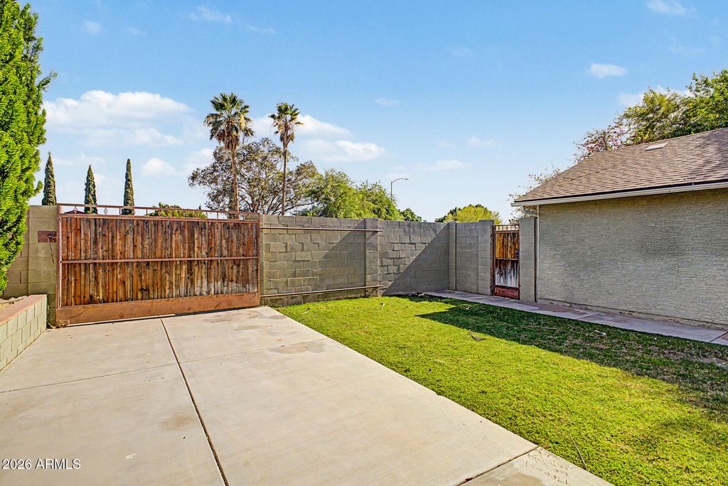 Image 38 of property listing at 1409 N 62ND Place, Mesa, AZ 85205