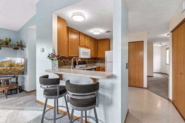 15546 Float Lane 103, Apple Valley, MN 55124