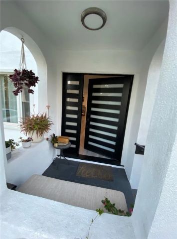 1247 S. Tremaine Avenue, Los Angeles, CA 90019