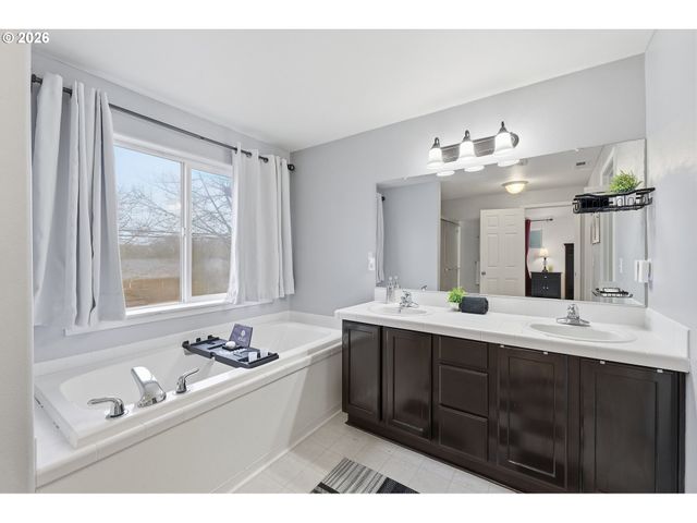 1502 Se SWEETBAY St, Hillsboro, OR 97123