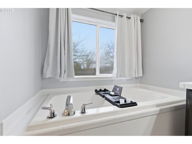 1502 Se SWEETBAY St, Hillsboro, OR 97123