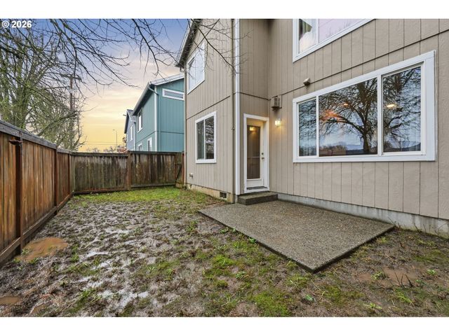 1502 Se SWEETBAY St, Hillsboro, OR 97123