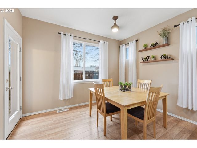 1502 Se SWEETBAY St, Hillsboro, OR 97123