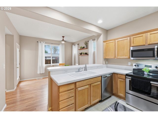 1502 Se SWEETBAY St, Hillsboro, OR 97123