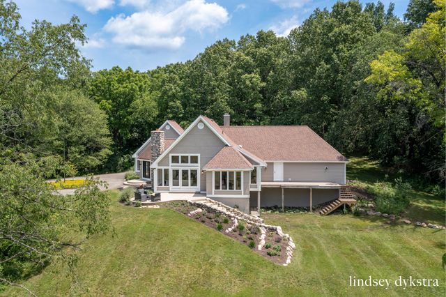 7718 Burrstone Drive SE, Caledonia, MI 49316