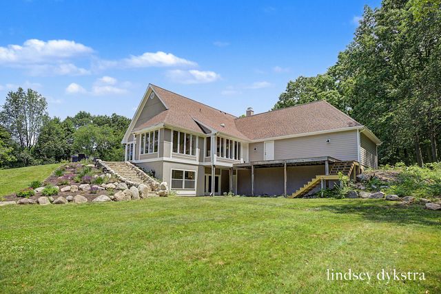 7718 Burrstone Drive SE, Caledonia, MI 49316