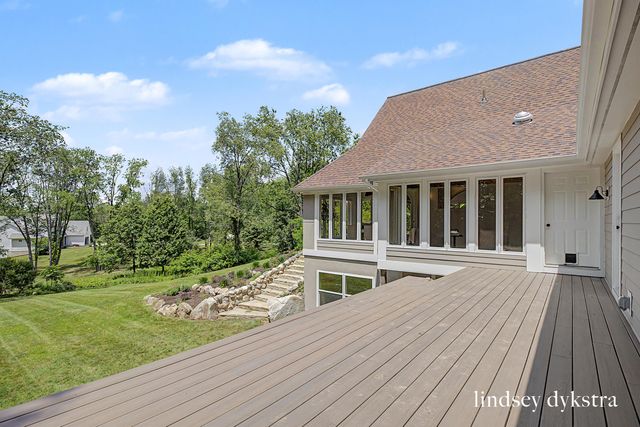 7718 Burrstone Drive SE, Caledonia, MI 49316