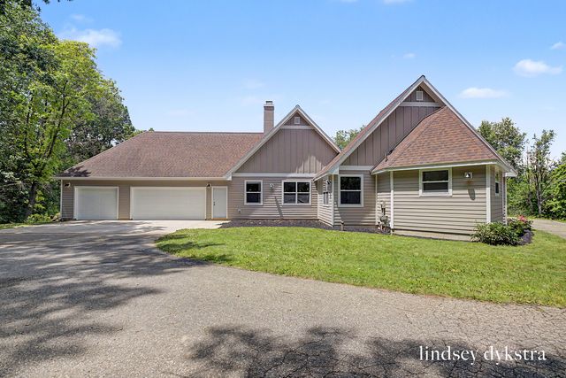 7718 Burrstone Drive SE, Caledonia, MI 49316