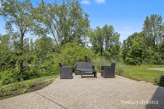 7718 Burrstone Drive SE, Caledonia, MI 49316
