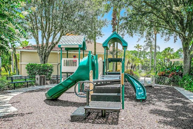 8452 SECRET KEY COVE, Kissimmee, FL 34747