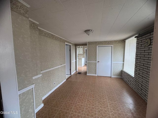 305 Oak Street, Corinth, NY 12822