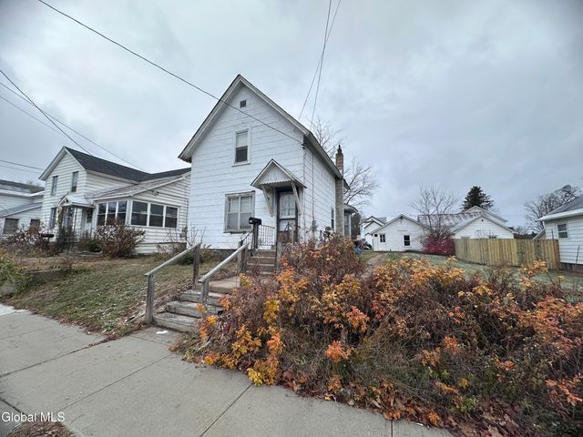 305 Oak Street, Corinth, NY 12822