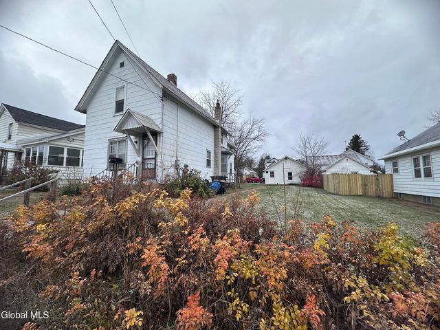 305 Oak Street, Corinth, NY 12822