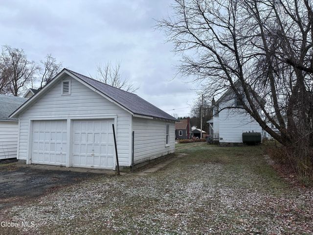 305 Oak Street, Corinth, NY 12822