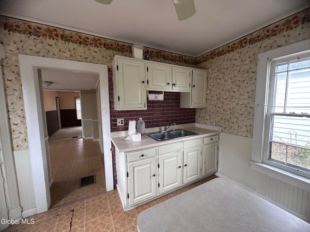 305 Oak Street, Corinth, NY 12822