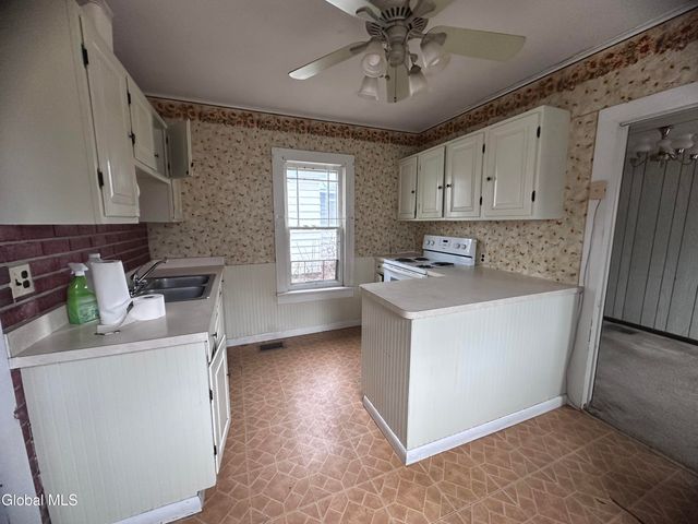 305 Oak Street, Corinth, NY 12822