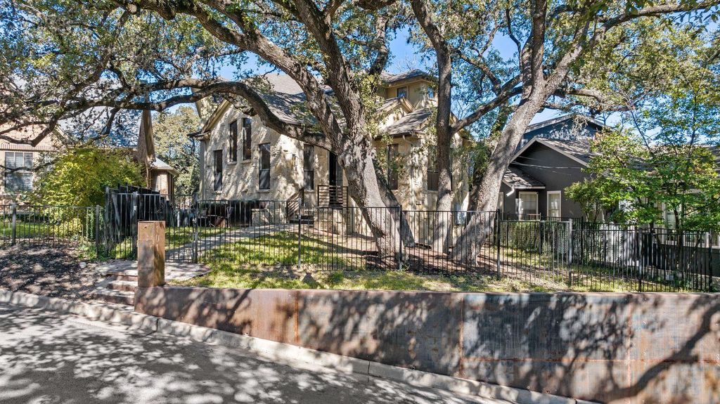 1018 Harwood PL, Austin, TX 78704
