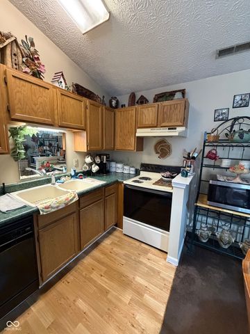 7625 Orchard Village Drive, Indianapolis, IN 46217