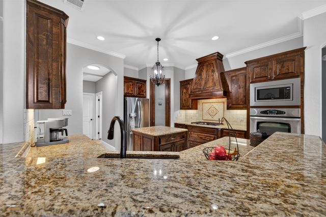 7112 Chimney Creek Drive, North Richland Hills, TX 76182
