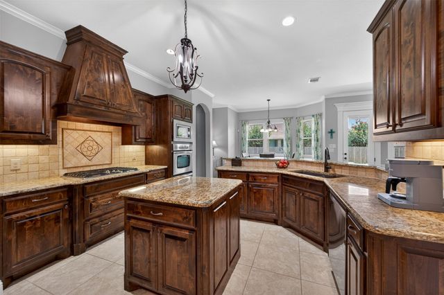 7112 Chimney Creek Drive, North Richland Hills, TX 76182