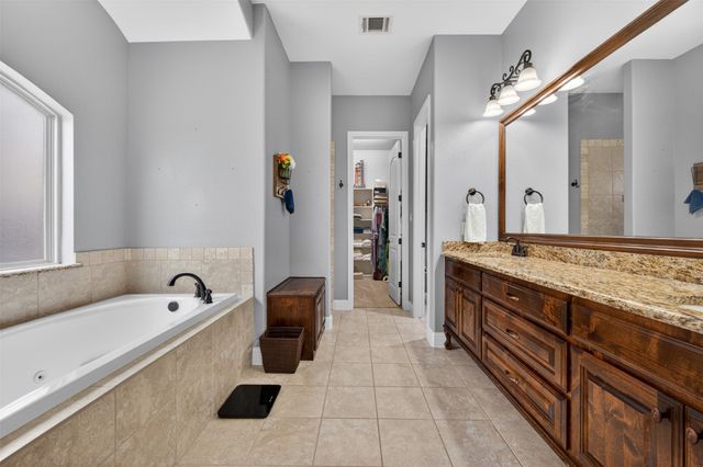 7112 Chimney Creek Drive, North Richland Hills, TX 76182