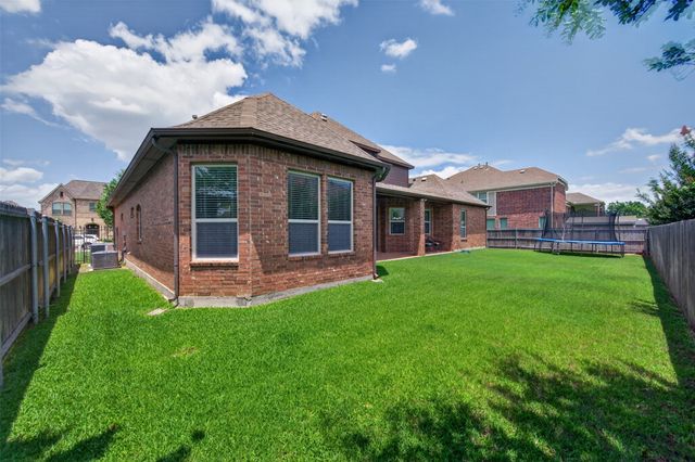 7112 Chimney Creek Drive, North Richland Hills, TX 76182
