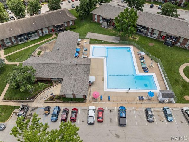9047 Villaridge Court F, Unincorporated, MO 63123