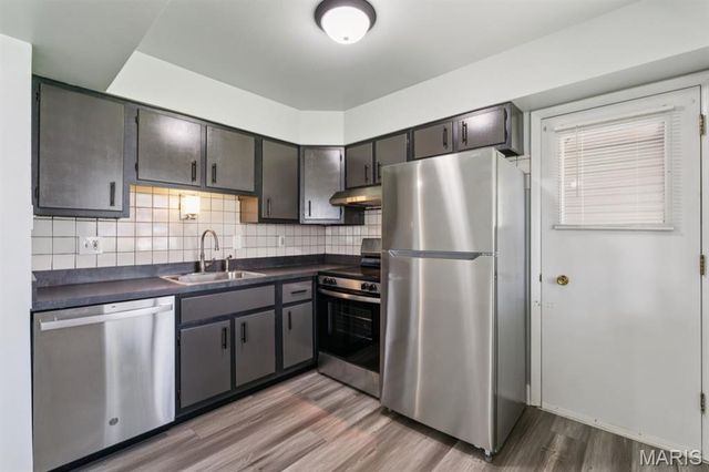 9047 Villaridge Court F, Unincorporated, MO 63123