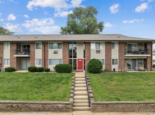 9047 Villaridge Court F, Unincorporated, MO 63123