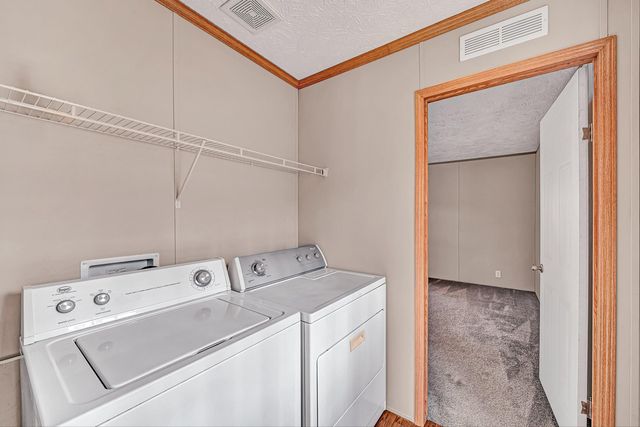 1081 Owen Ridge LN, Goodview, VA 24095