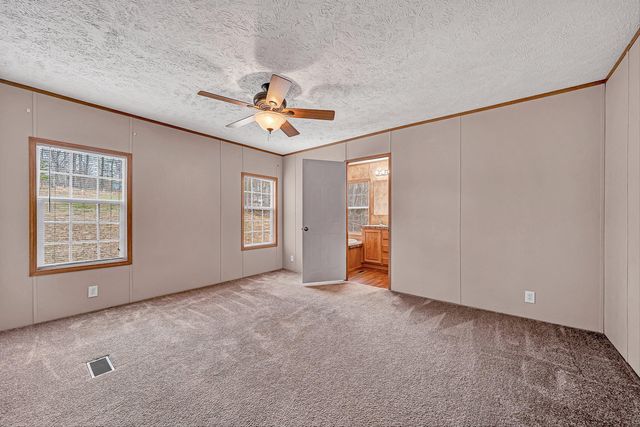 1081 Owen Ridge LN, Goodview, VA 24095