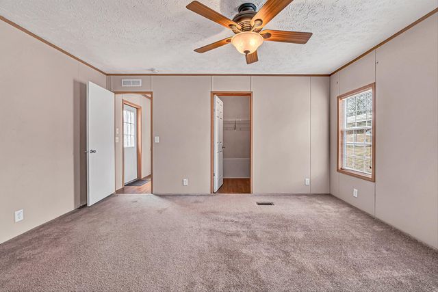 1081 Owen Ridge LN, Goodview, VA 24095
