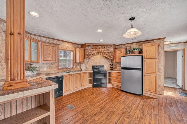 1081 Owen Ridge LN, Goodview, VA 24095