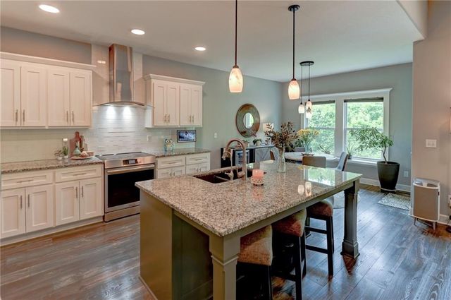 415 E 166th Court, Belton, MO 64012