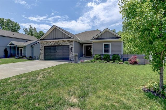 415 E 166th Court, Belton, MO 64012