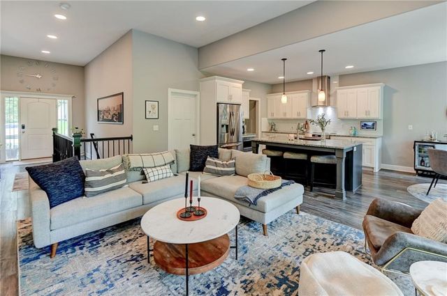 415 E 166th Court, Belton, MO 64012