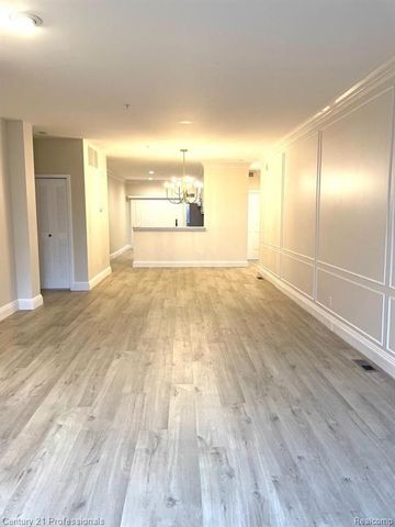 3047 Camden Drive, Troy, MI 48084