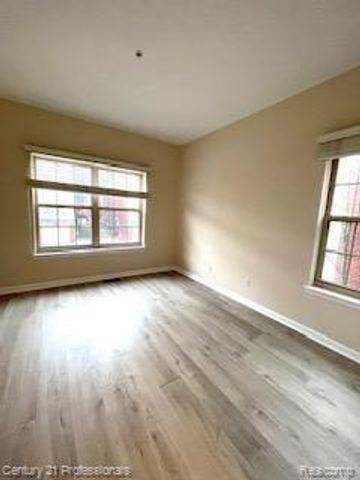 3047 Camden Drive, Troy, MI 48084