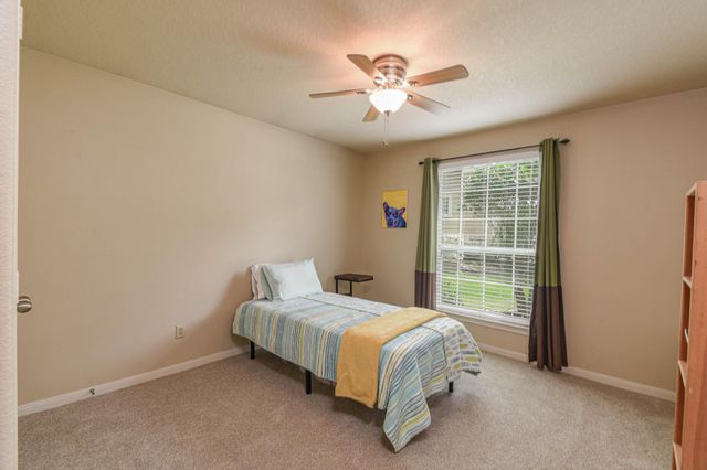 203 Summer Pine Court, Conroe, TX 77304