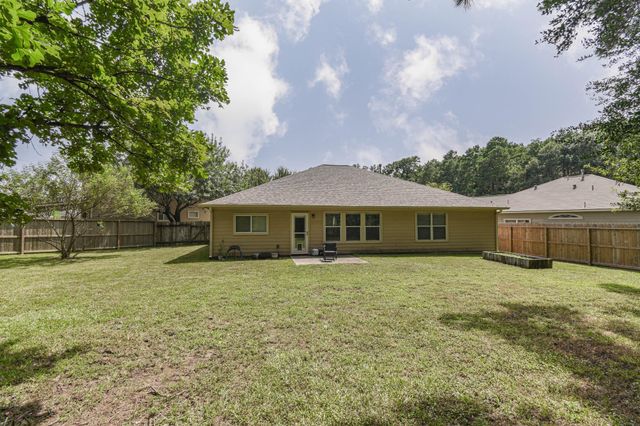 203 Summer Pine Court, Conroe, TX 77304